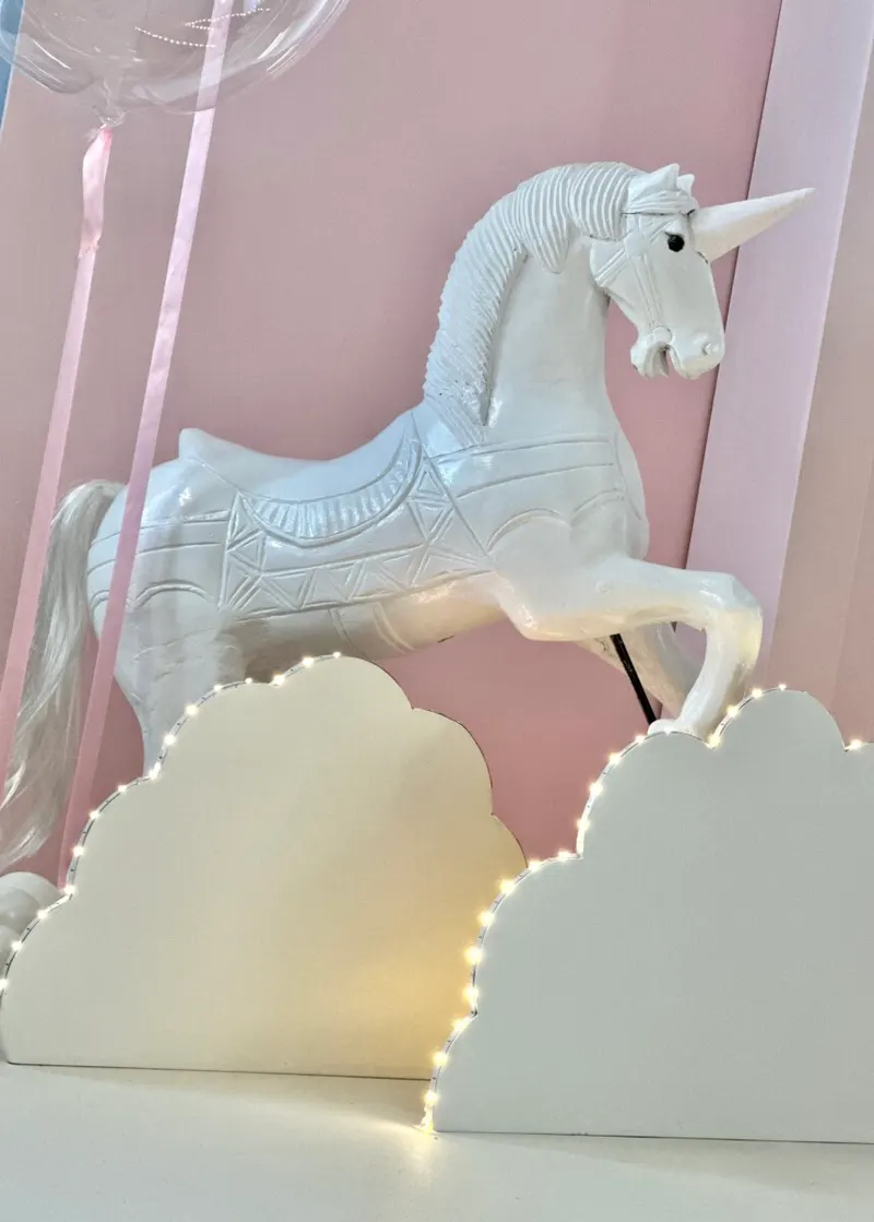 Unicorn beeld wit